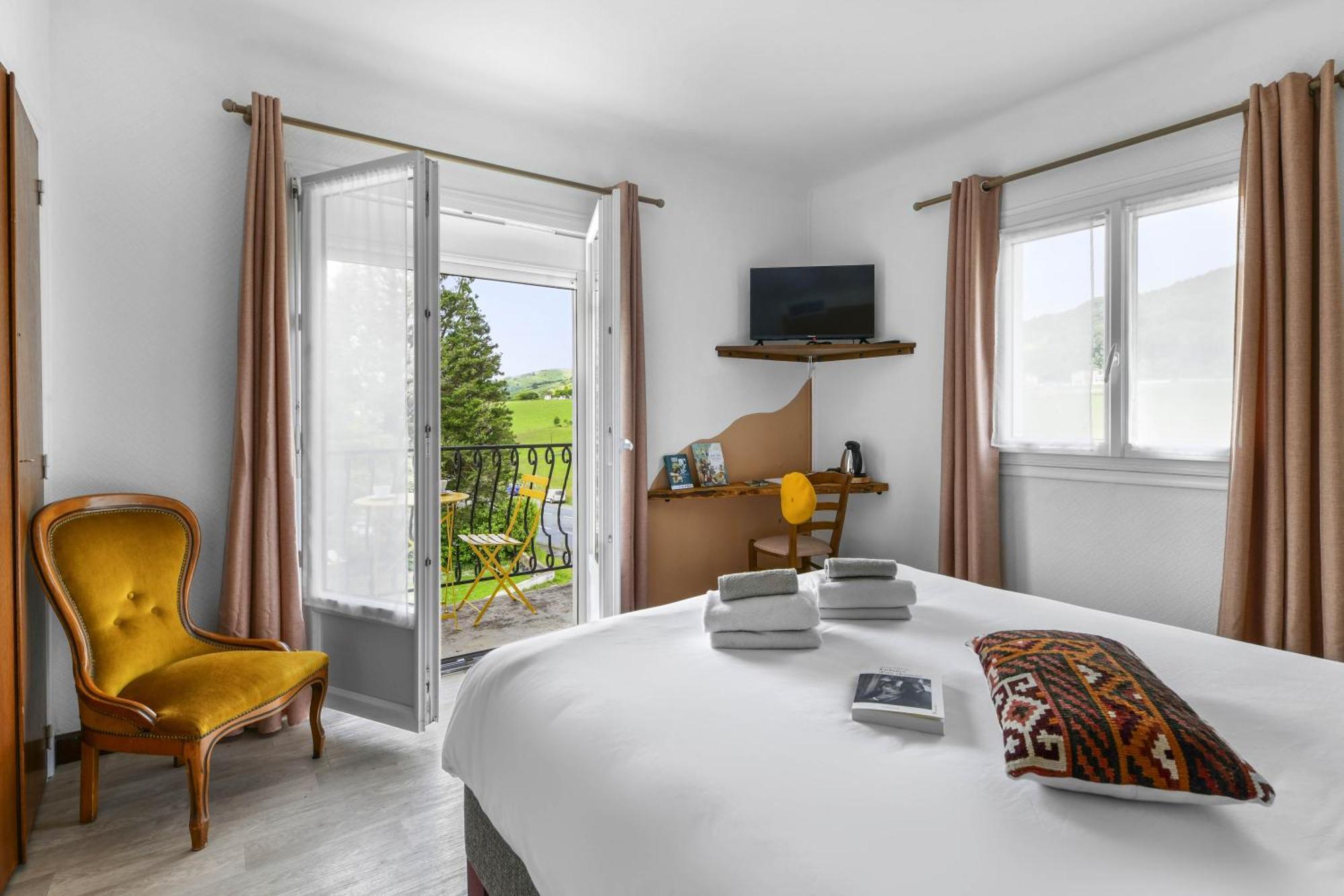 Logis Hotel Restaurant Espelletenia Larceveau-Arros-Cibits Eksteriør billede